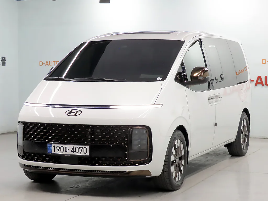 2024 Hyundai Staria