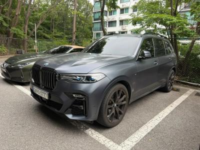 2021 BMW X7