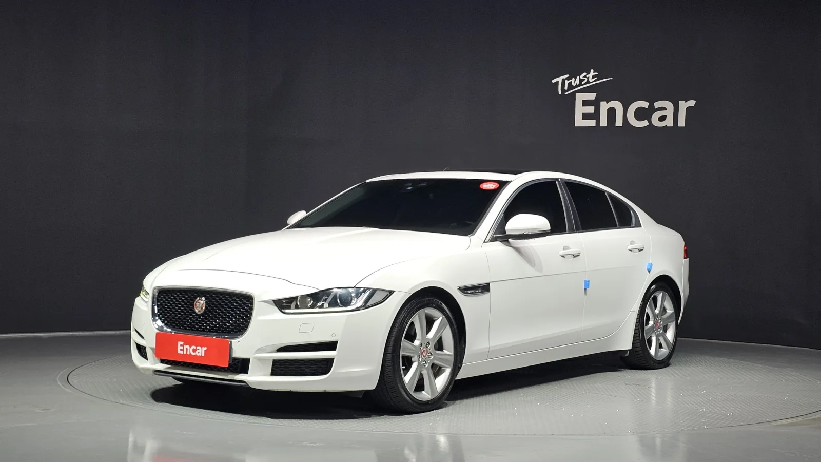 2016 Jaguar XE