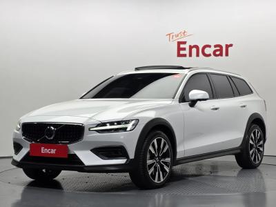 2023 Volvo V60