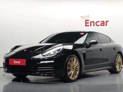 2016 Porsche Panamera