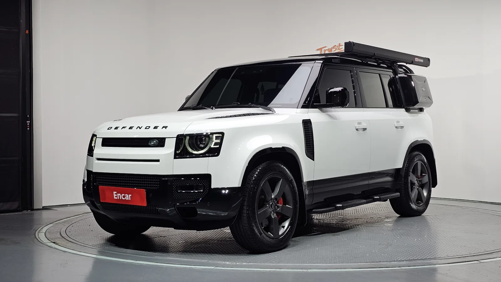 2025 Land Rover Defender