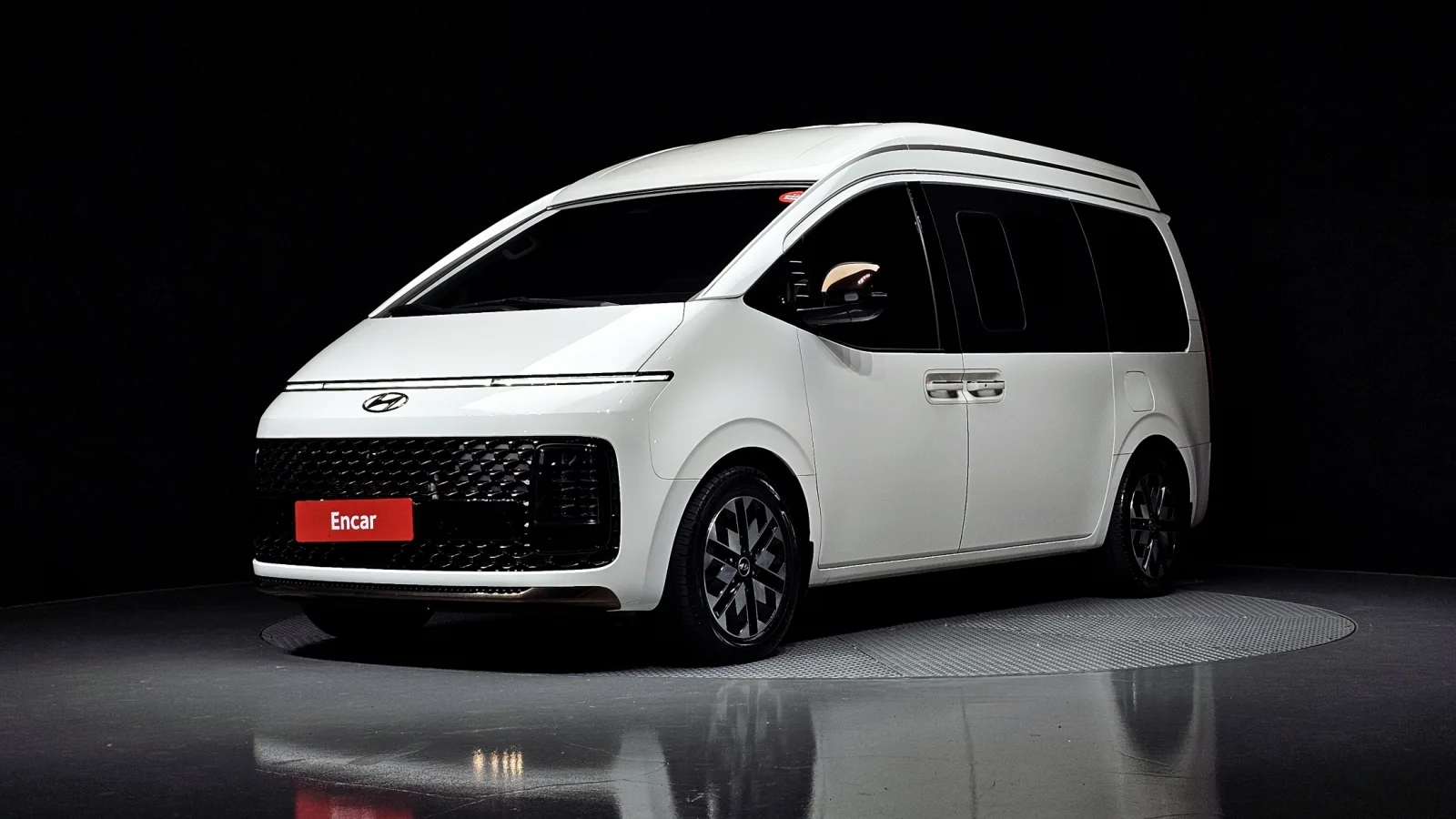2023 Hyundai Staria