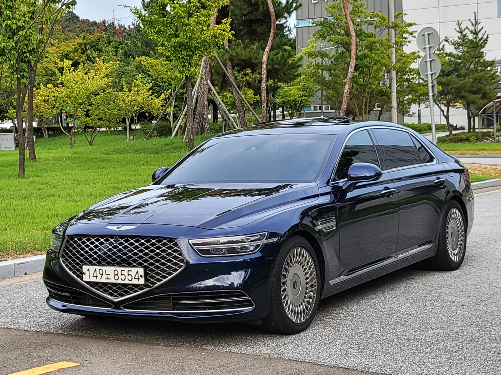 2019 Genesis G90