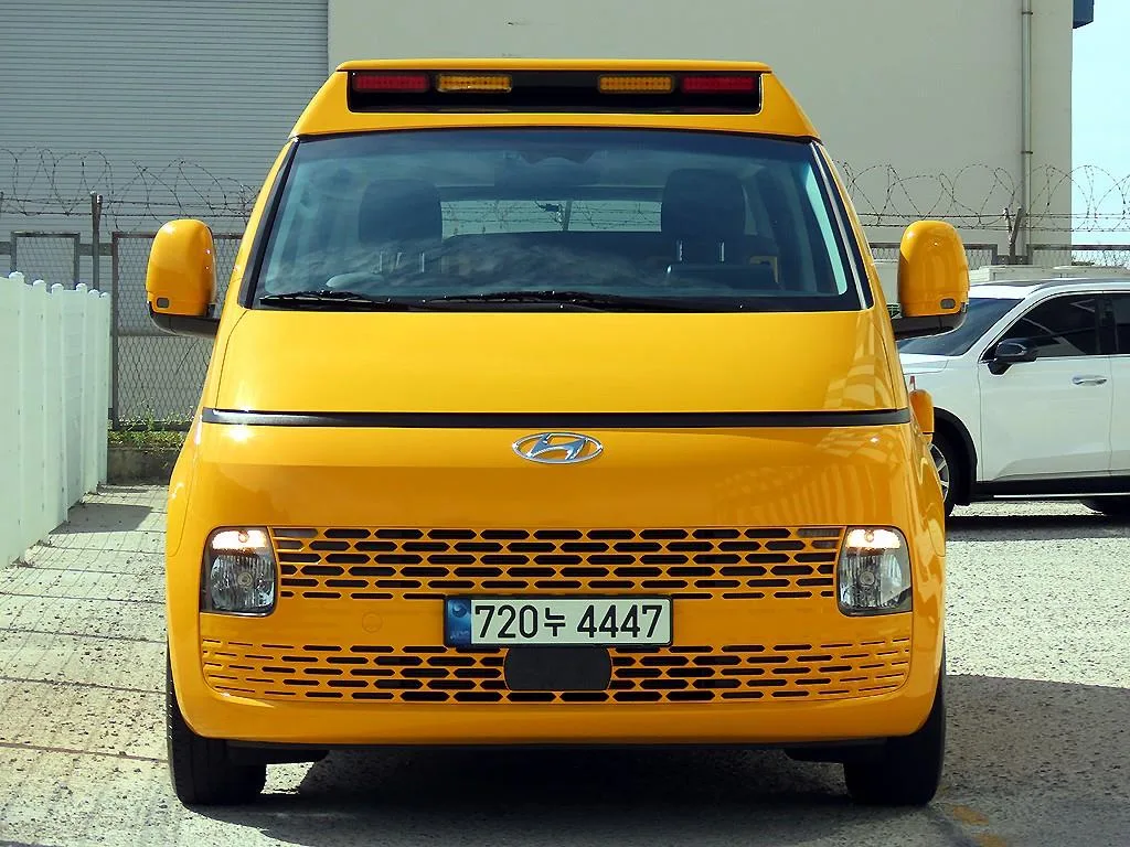 2023 Hyundai Staria