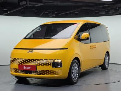 2022 Hyundai Staria