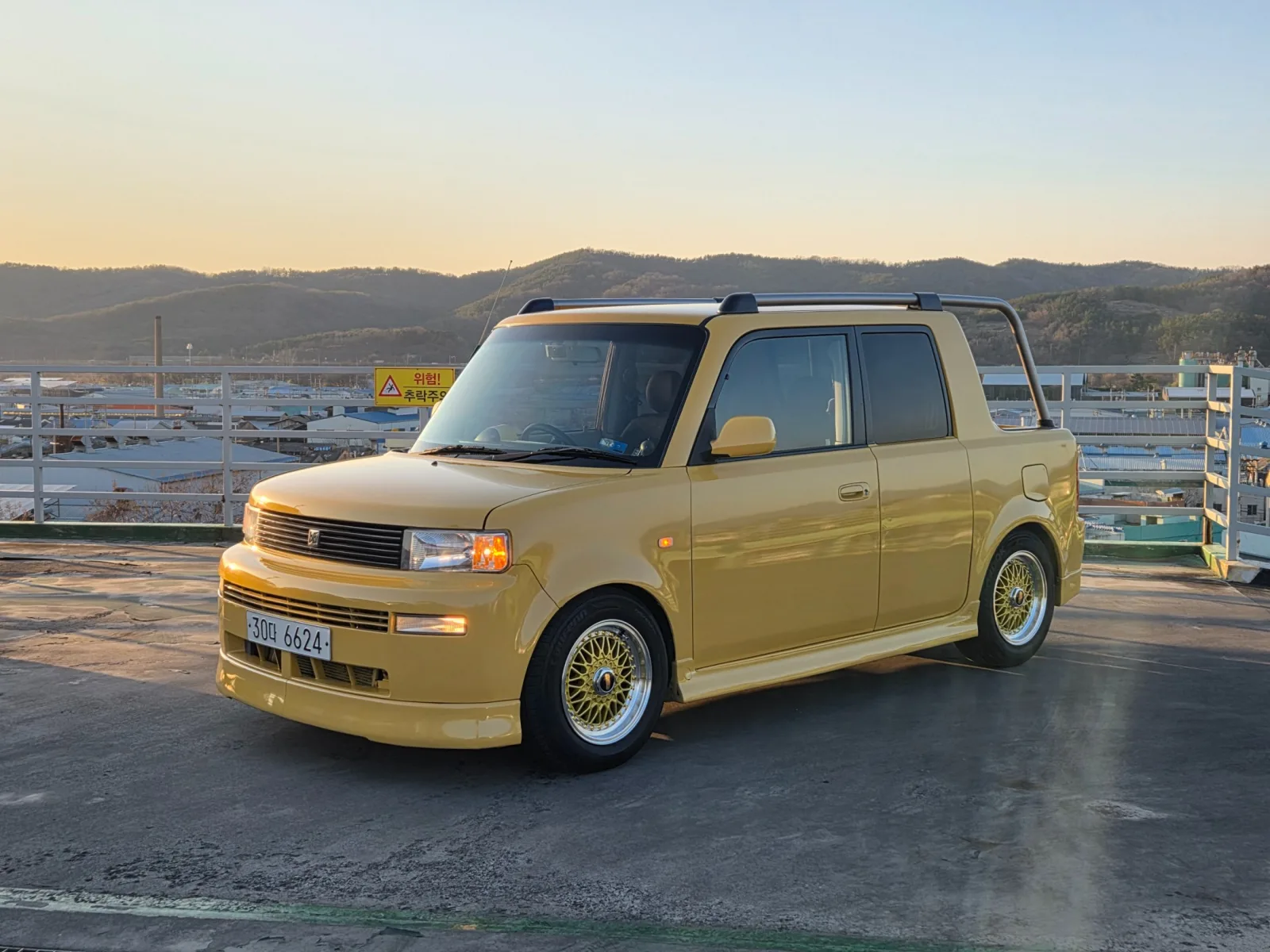 2001 Toyota bB