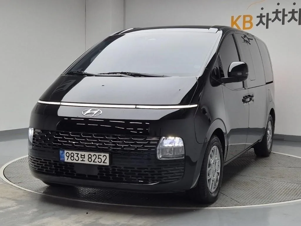 2022 Hyundai Staria