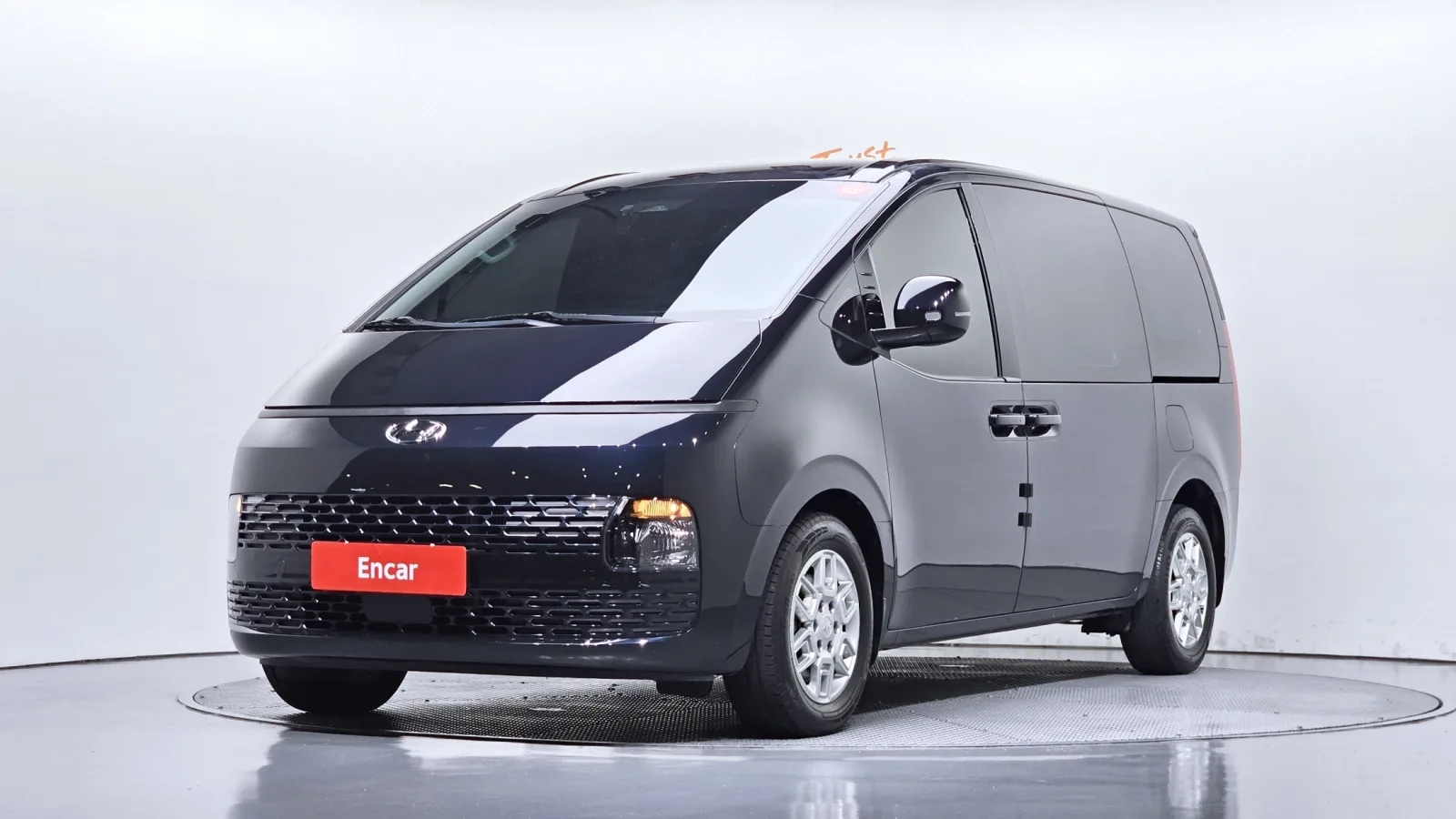 2024 Hyundai Staria