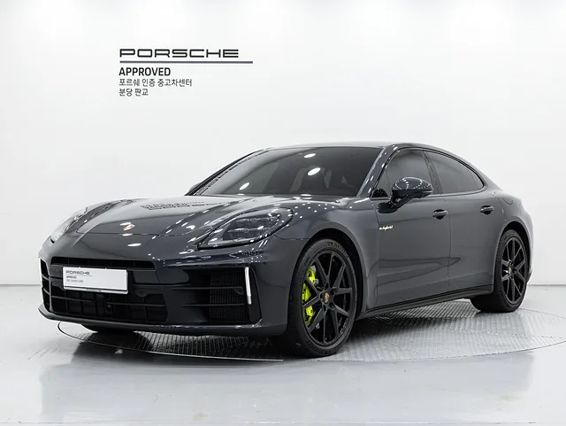 2025 Porsche Panamera