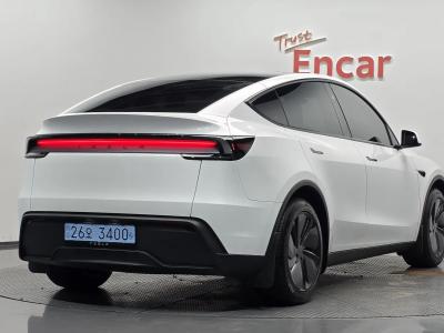 2025 Tesla Model Y