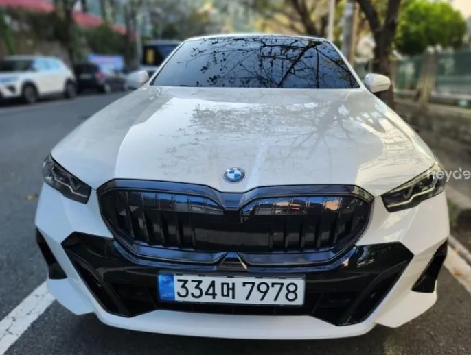 2025 BMW 5-Series