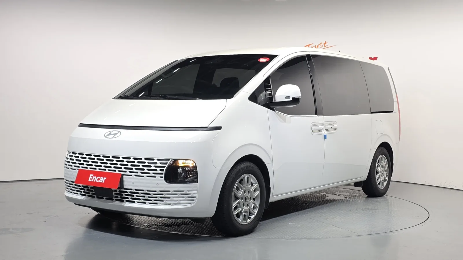 2025 Hyundai Staria