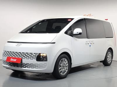2025 Hyundai Staria