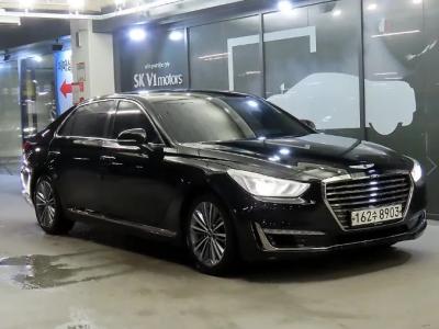 2017 Genesis EQ900