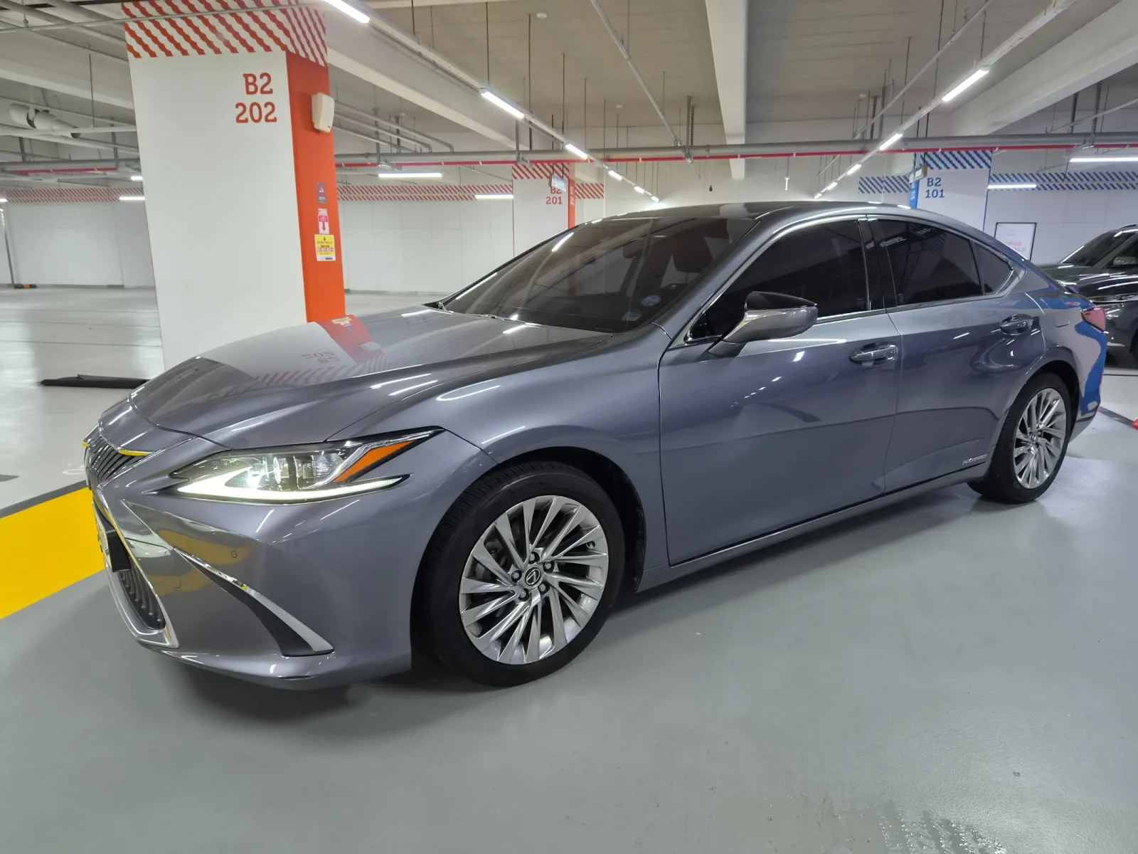 2019 Lexus ES