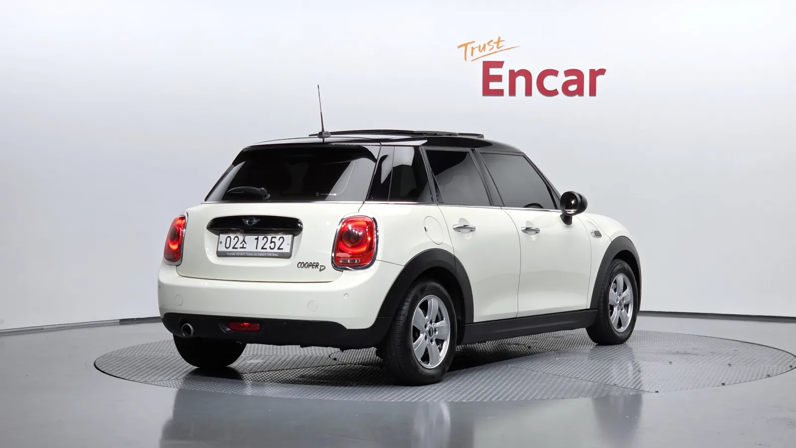 2017 MINI Cooper