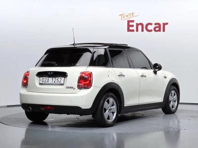 2017 MINI Cooper