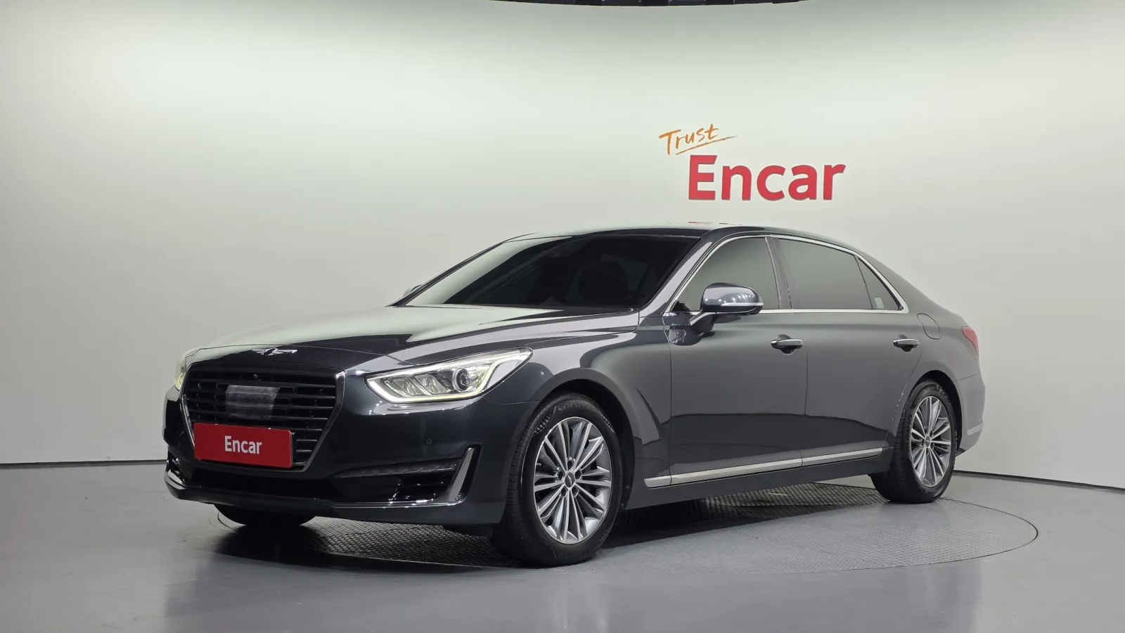 2018 Genesis EQ900