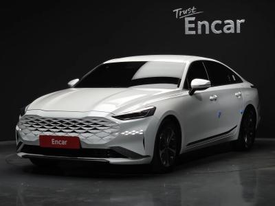 2022 Kia K8