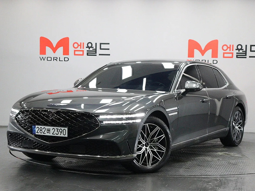 2023 Genesis G90