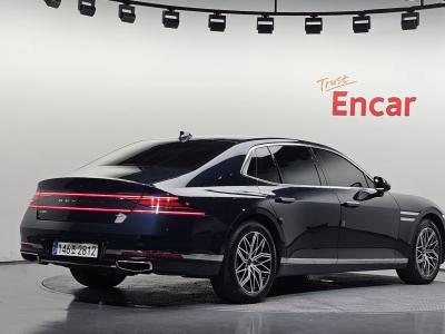 2023 Genesis G90