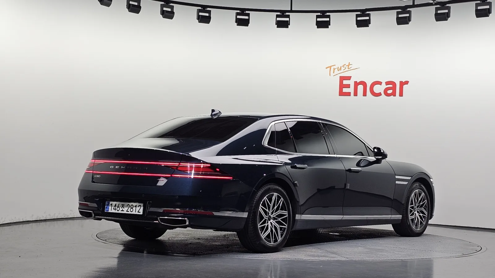 2023 Genesis G90
