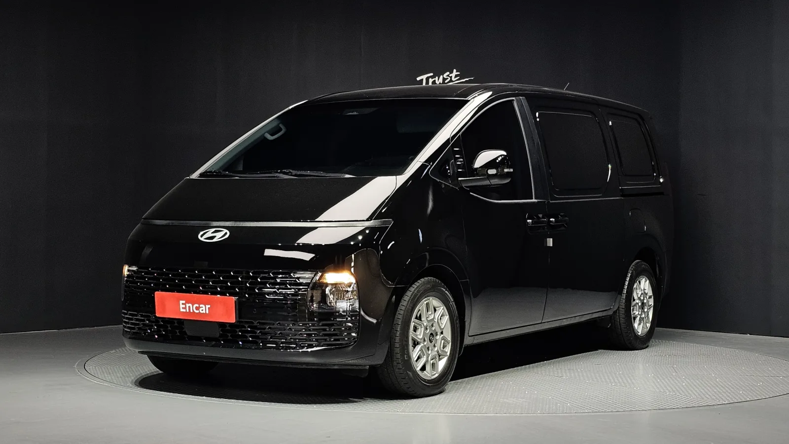 2025 Hyundai Staria