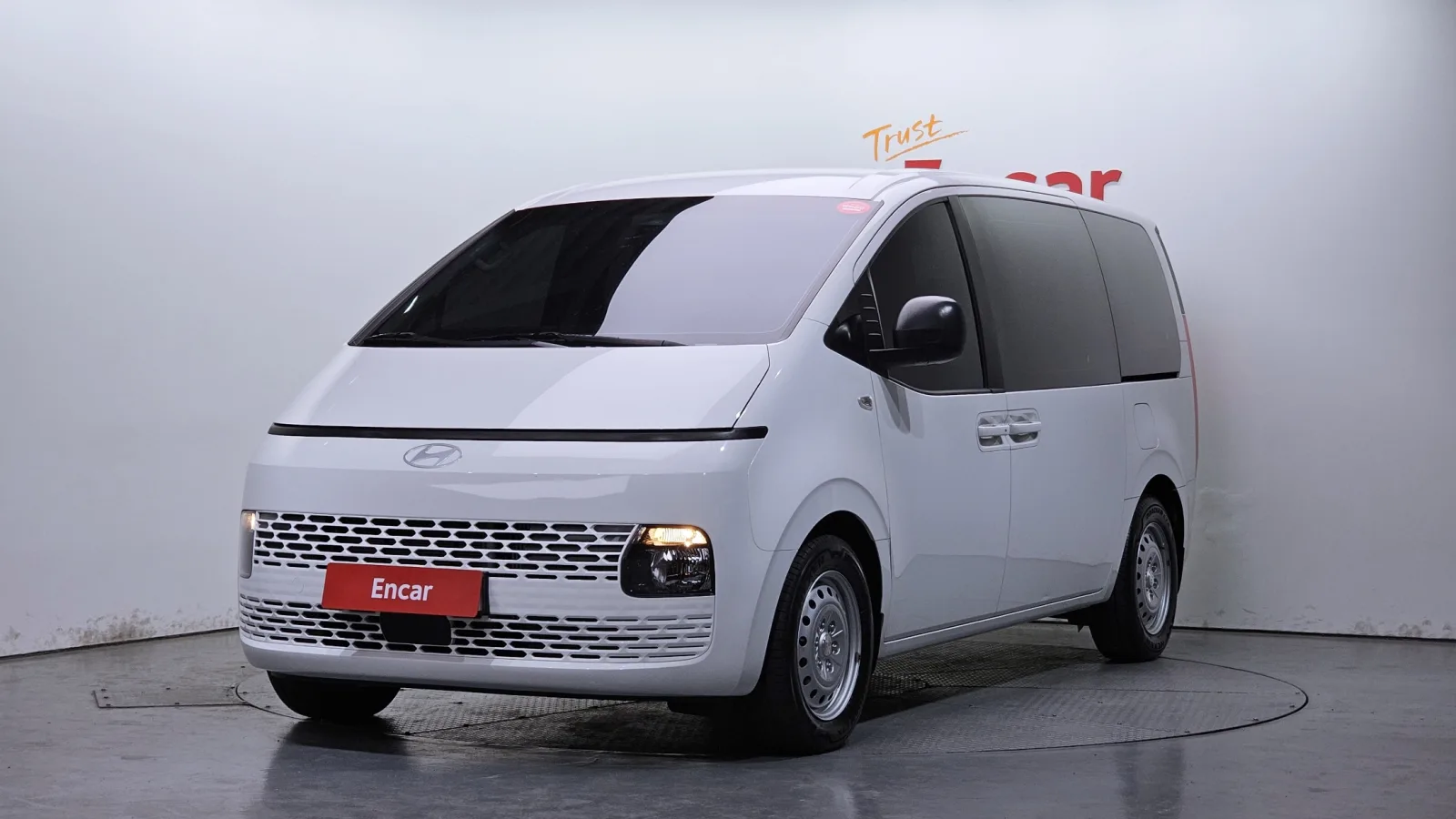 2025 Hyundai Staria