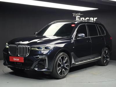 2021 BMW X7