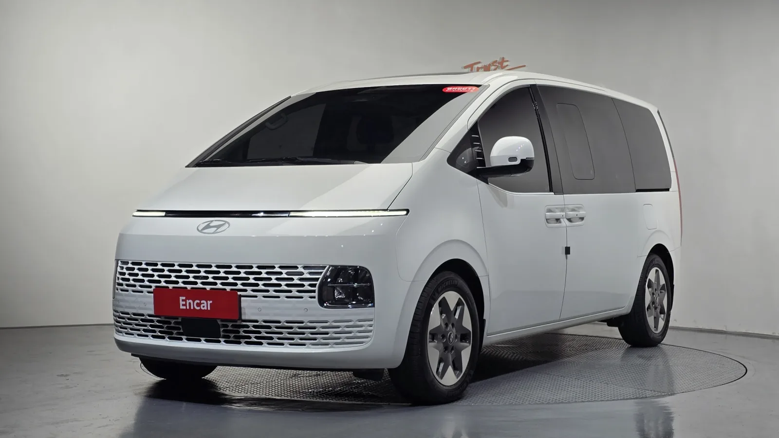 2025 Hyundai Staria