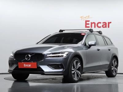 2020 Volvo V60