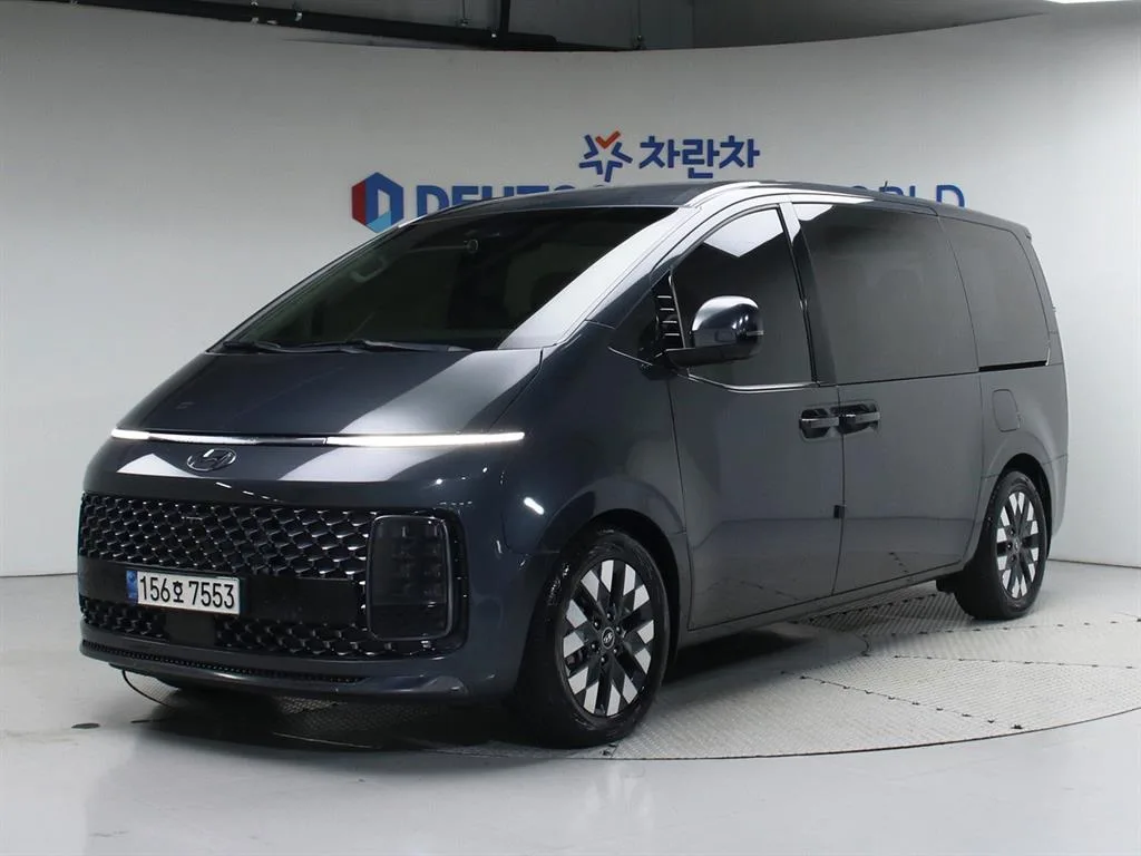 2022 Hyundai Staria