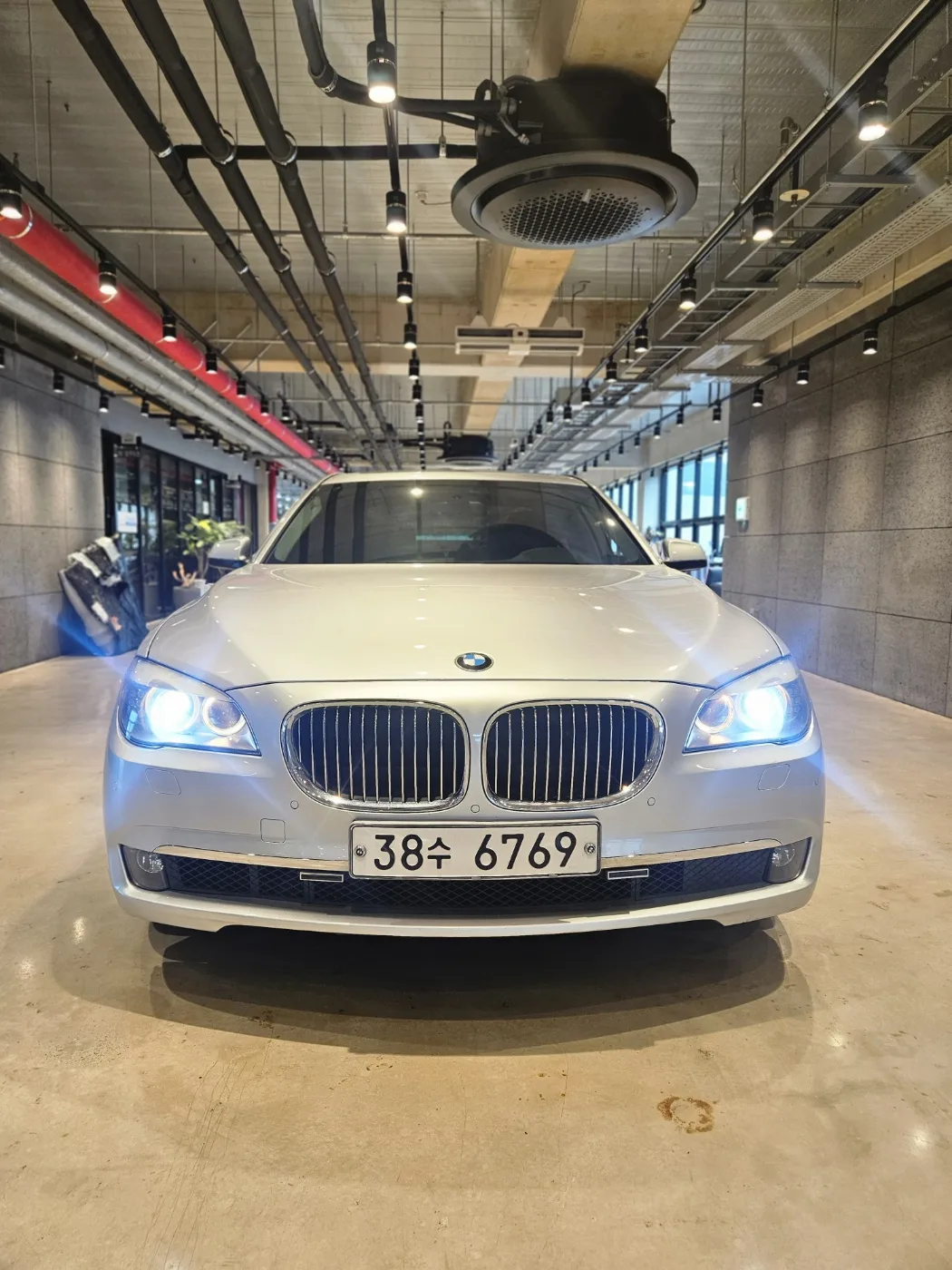 2011 BMW 7-Series