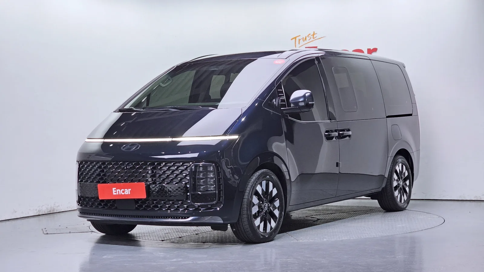 2025 Hyundai Staria