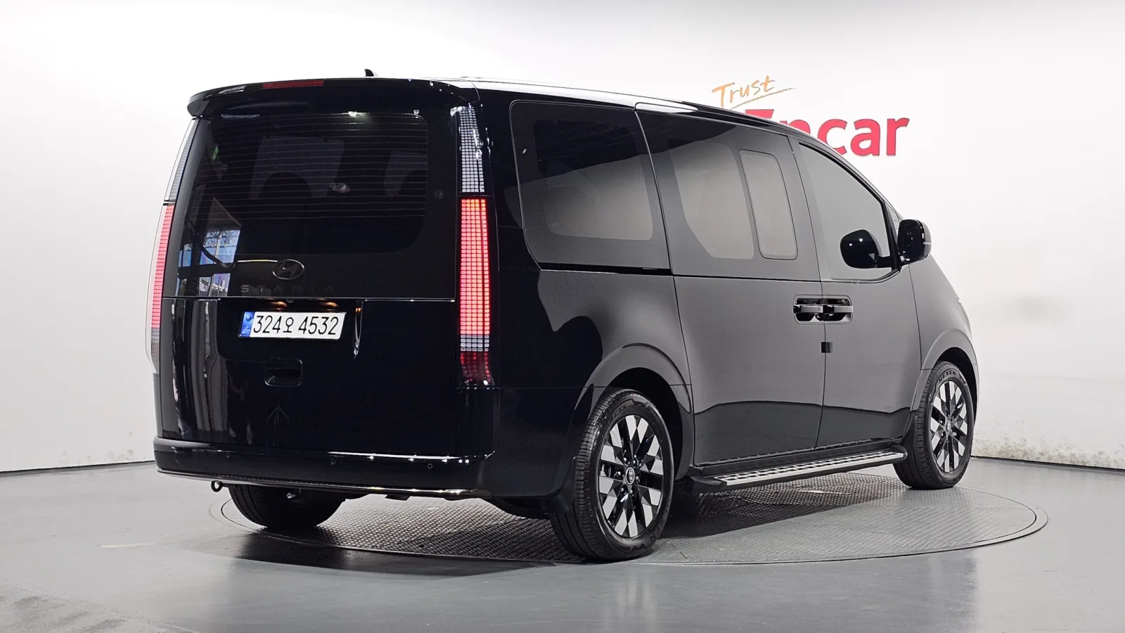 2025 Hyundai Staria