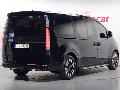 2025 Hyundai Staria