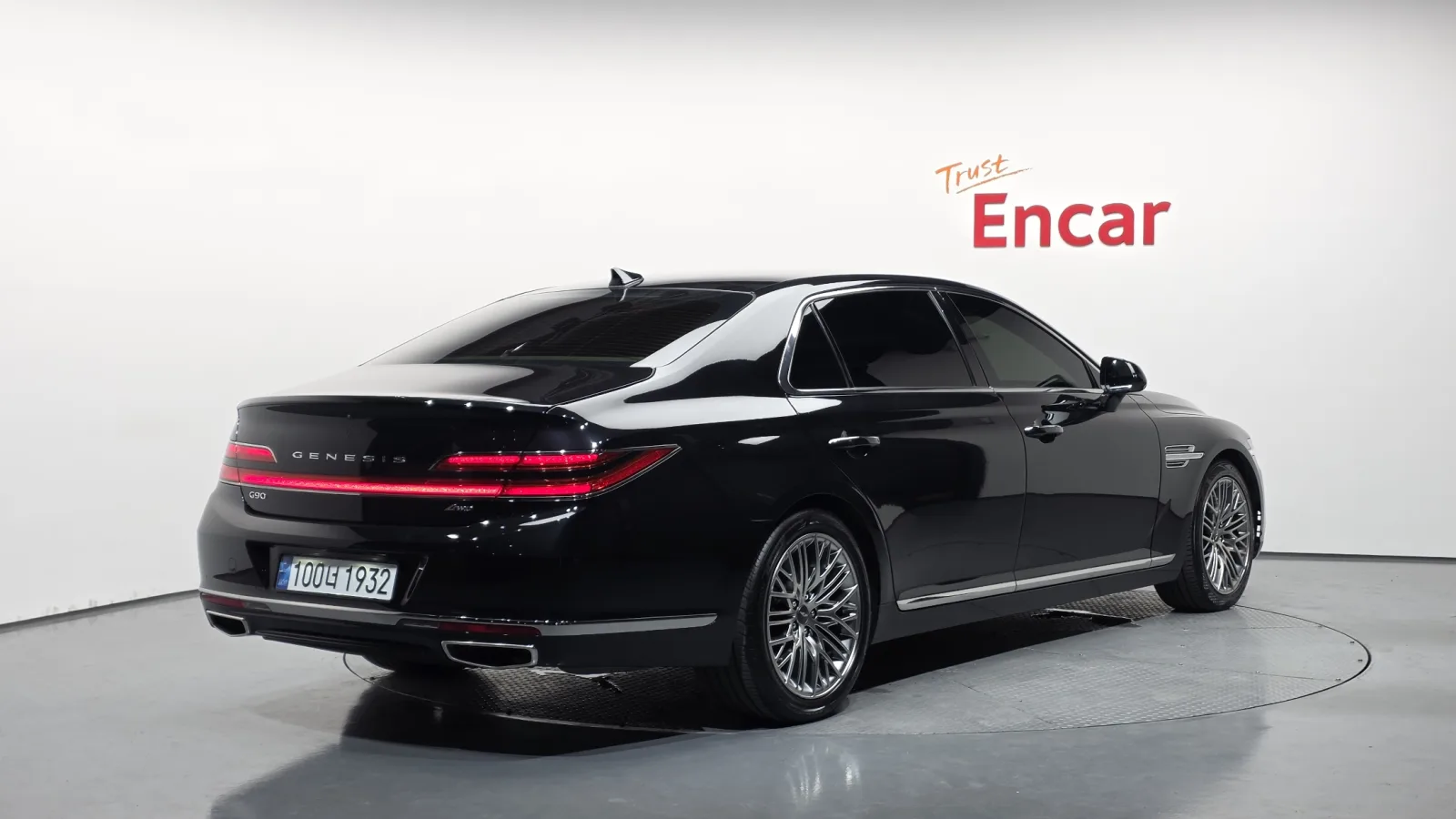 2021 Genesis G90