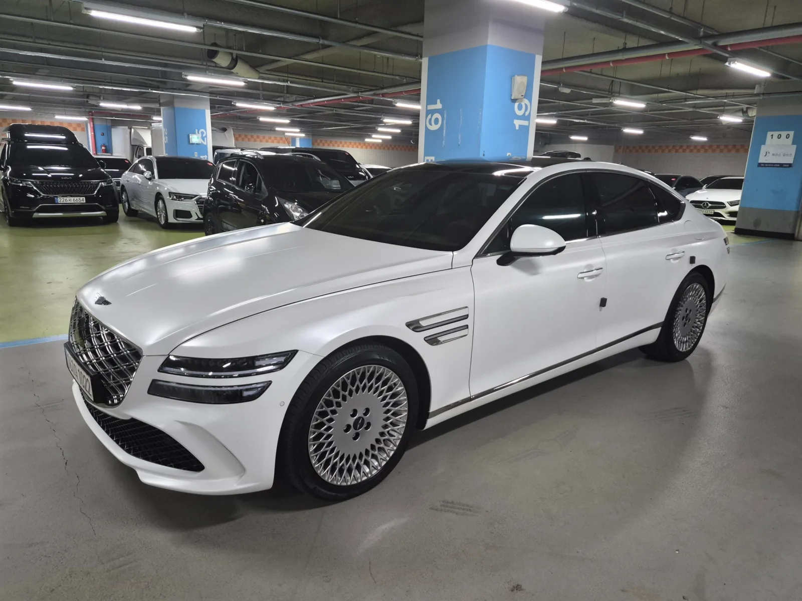 2025 Genesis G80