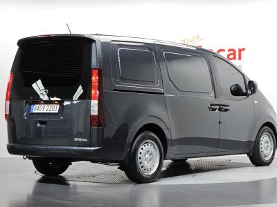 2023 Hyundai Staria