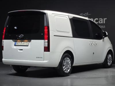 2022 Hyundai Staria