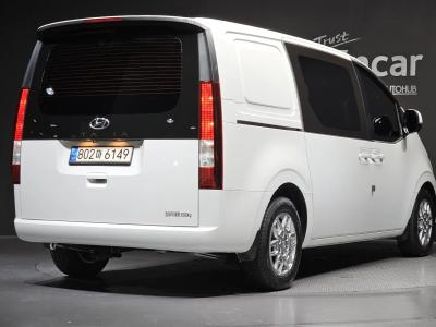2022 Hyundai Staria