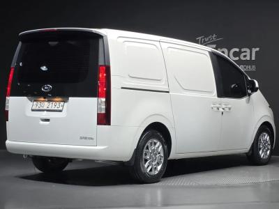 2022 Hyundai Staria