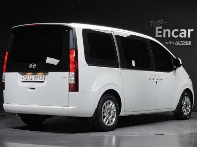 2025 Hyundai Staria