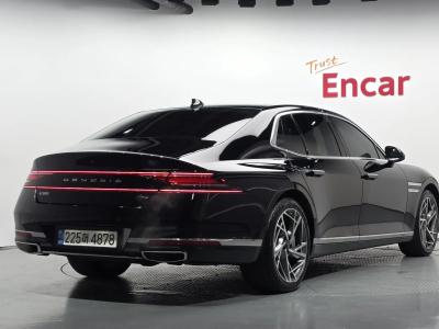 2022 Genesis G90