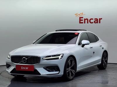 2022 Volvo S60