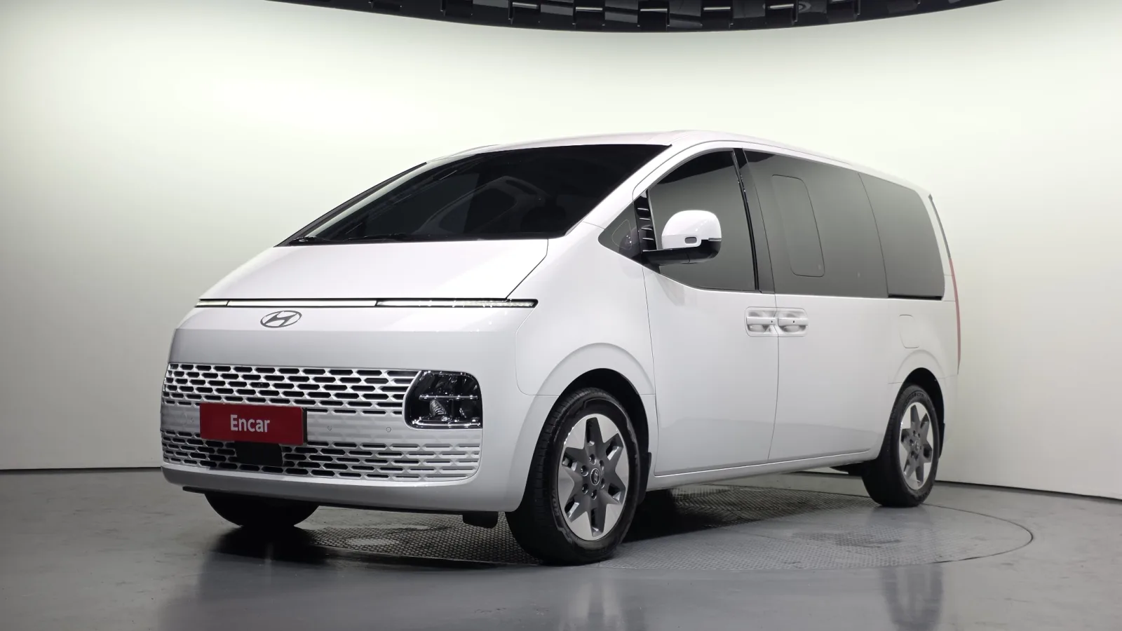 2025 Hyundai Staria