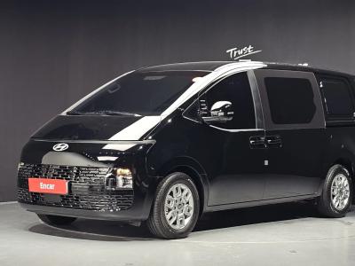 2025 Hyundai Staria