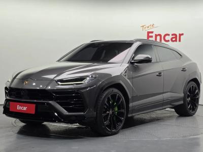 2022 Lamborghini Urus