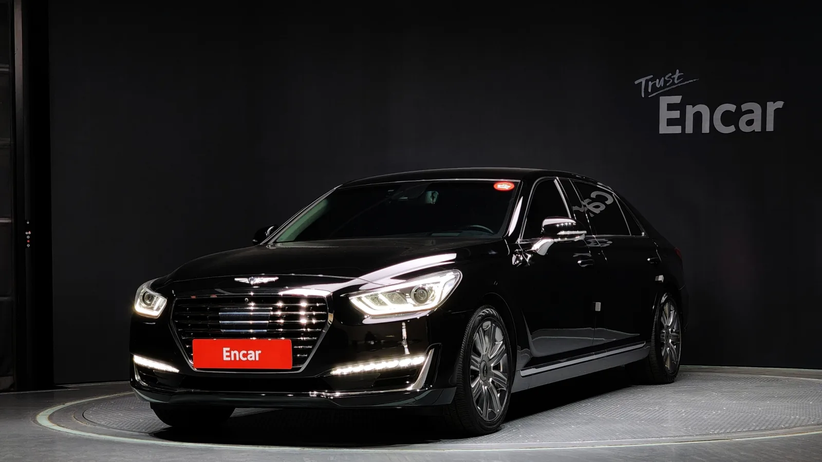 2016 Genesis EQ900